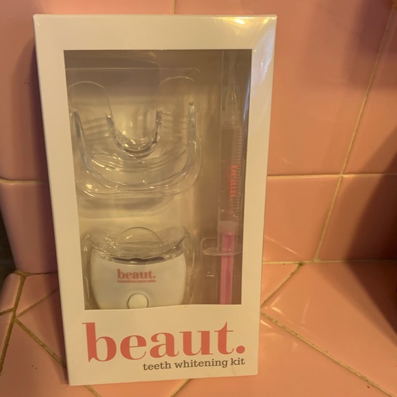 beaut. Teeth whitening kit - Picture 1 of 1